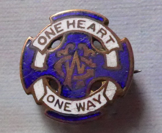 One Heart - One Way, a Christian badge, vintage.