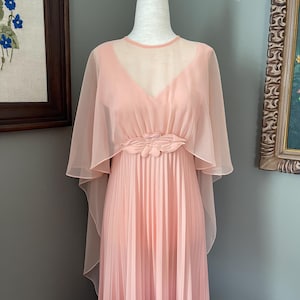 Vintage 60s 70s Peach Chiffon Maxi Dress – Pleated Skirt & Sheer Cape Overlay – Romantic Boho Evening Gown