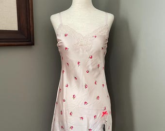 Vintage Y2K Victoria’s Secret Lingerie Silk & Lace Floral Nightgown Sleep Dress Pajamas Chemise XS