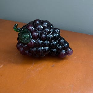 Vintage 70s 80s Hand Blown Glass Grape Cluster Figurine Purple with Green Leaf Murano Style Handmade Fruit Kitchen Decor