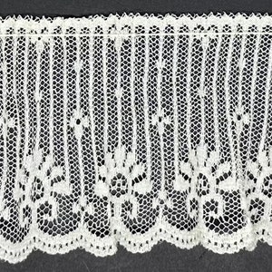 2&1/2 Ivory Pleated Ruffled Lace Fabric Trim 18 Yards