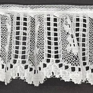 1&1/2&quot; white ruffled lace fabric trim 25 yards trimming