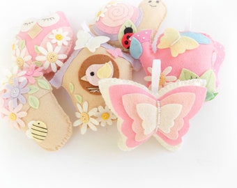 Sew your own felt Pastel garden garland. Felt garland. Sewing kit. Felt sewing pattern.