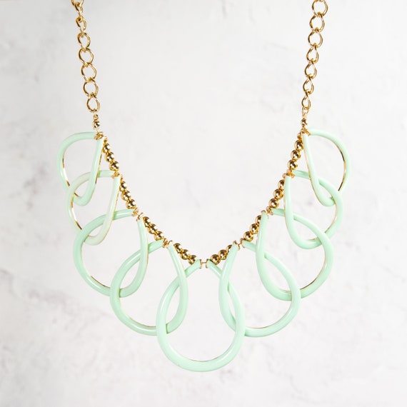 Vintage Light Green Loop Necklace