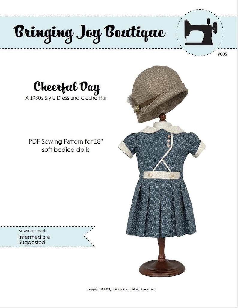 Op de afbeelding: Een PDF-naaipatroon voor een 45,7 cm zachte popjurk en een cloche-hoed. De jurk is blauw met een wit geometrisch patroon en de hoed is bruin met een witte band. Het patroon is getiteld "Cheerful Day" en is geclassificeerd als middelhoog naaivak.