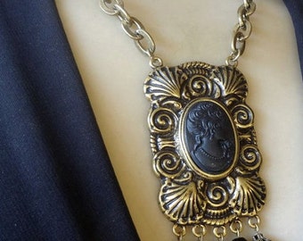 Vintage Dramatic Victorian-Style Black Cameo Pendant Necklace