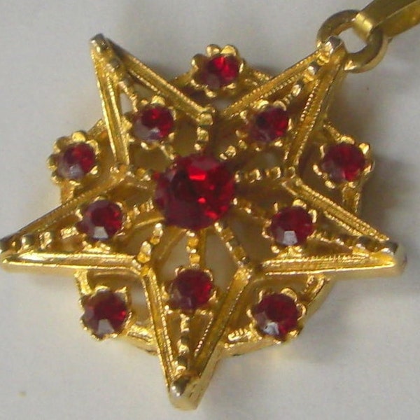 Vintage Victorian Style Filigree Ruby Red Rhinestone Star Pendant Necklace 1970's