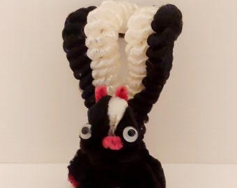 Vintage Chenille Pipecleaner Skunk Black and White 50s