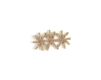 Pin's COSMOS - glitter or • grosses boucles d'oreilles • minimaliste • été • fleur • boucle oreille • mariage  • Matisse