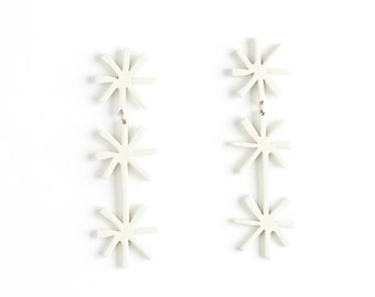 Boucles d'Oreilles  COSMOS - blanc • grosses boucles d'oreilles • minimaliste • été • fleur • boucle oreille • mariage  • Matisse