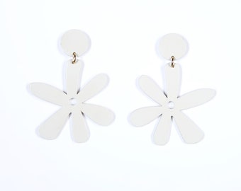 Earrings AVRIL, white - lacquer wood