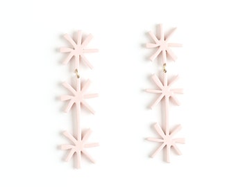 Boucles d'Oreilles  COSMOS - rose pastel • grosses boucles d'oreilles • minimaliste • été • fleur • boucle oreille • mariage  • Matisse