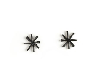 Boucle d'Oreille ANDROMEDE - noir • mignon • cadeau • noel • pastel • feuille • minimaliste •