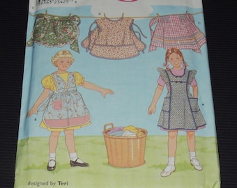 Uncut 3-8 Simplicity 8916 Child&#39;s Apron Pattern