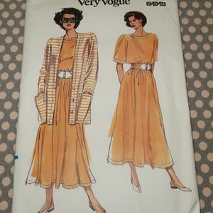 Uncut 8-10-12 Very Easy Very Vogue 7752 Misses Jacket, Top and Skirt Pattern