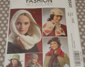 Uncut McCalls Fashion Accessories 5541 Hats, Scarves and Mittens Pattern