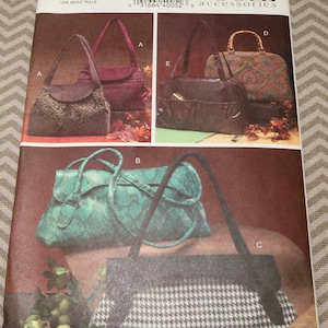 Uncut Vogue Accessories 8139 Handbags Pattern