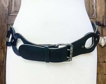 Vintage Women’s Genuine Brown Leather Loop Belt, Hobbs Brown Leather Belt, Chain Design Belt.