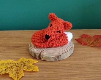 Sleeping Fox Ornament, Fox Figure, Autumn Decoration, Red Fox Autumn Centerpiece, Fall Decor, Crochet Fox Gift, Woodland Fox Print