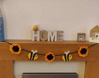 Crochet Sunflower and Bumblebee Garland, Summer Bunting (120cm)