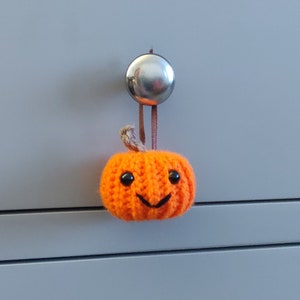 Mini Pumpkin with Face, Smily Orange Pumpkin, Crochet Pumpkin Ornament, Halloween Decor, Autumn, Fall, Hanging Pumpkin, Halloween Tree