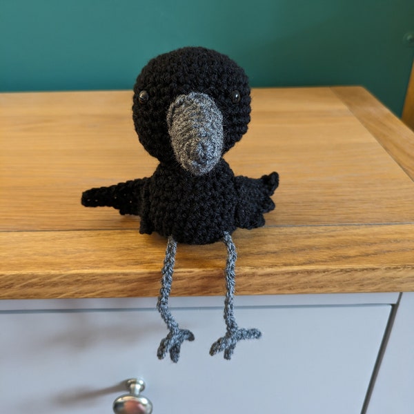 Crochet Raven Figurine, Crow Ornament, Halloween Decoration, Jackdaw Bird, Gothic Birthday Gift, Black Bird, Home Decor