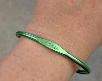Pulsera de ganchillo reciclada, regalo hecho a mano para amantes del tejido.