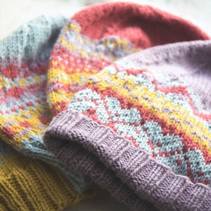 Vier Fair Isle-hoeden. (Alle vier patronen inbegrepen). Brei patronen.