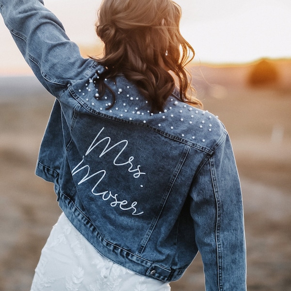 Mrs Jacket, Bride Jean Jacket, Mrs Denim Jacket, Custom Jean Jacket, Bridal Shower Gift, Photo Prop Idea, Mrs Pearl Jacket, Bride to Be Gift