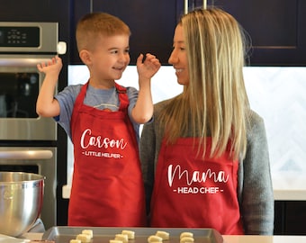 Personalized Mommy and Me Aprons with Black and White Polka Dots | Monogrammed Mother Daughter Aprons | Matching Aprons | Mommy Daughter Apron Set