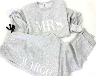 Puff Print Honeymoon Sets, Mr and Mrs Sweatshirts, Couples Sweatshirts, Couples Joggers, Bridal Shower Gifts, Matching Couples Tracksuit
