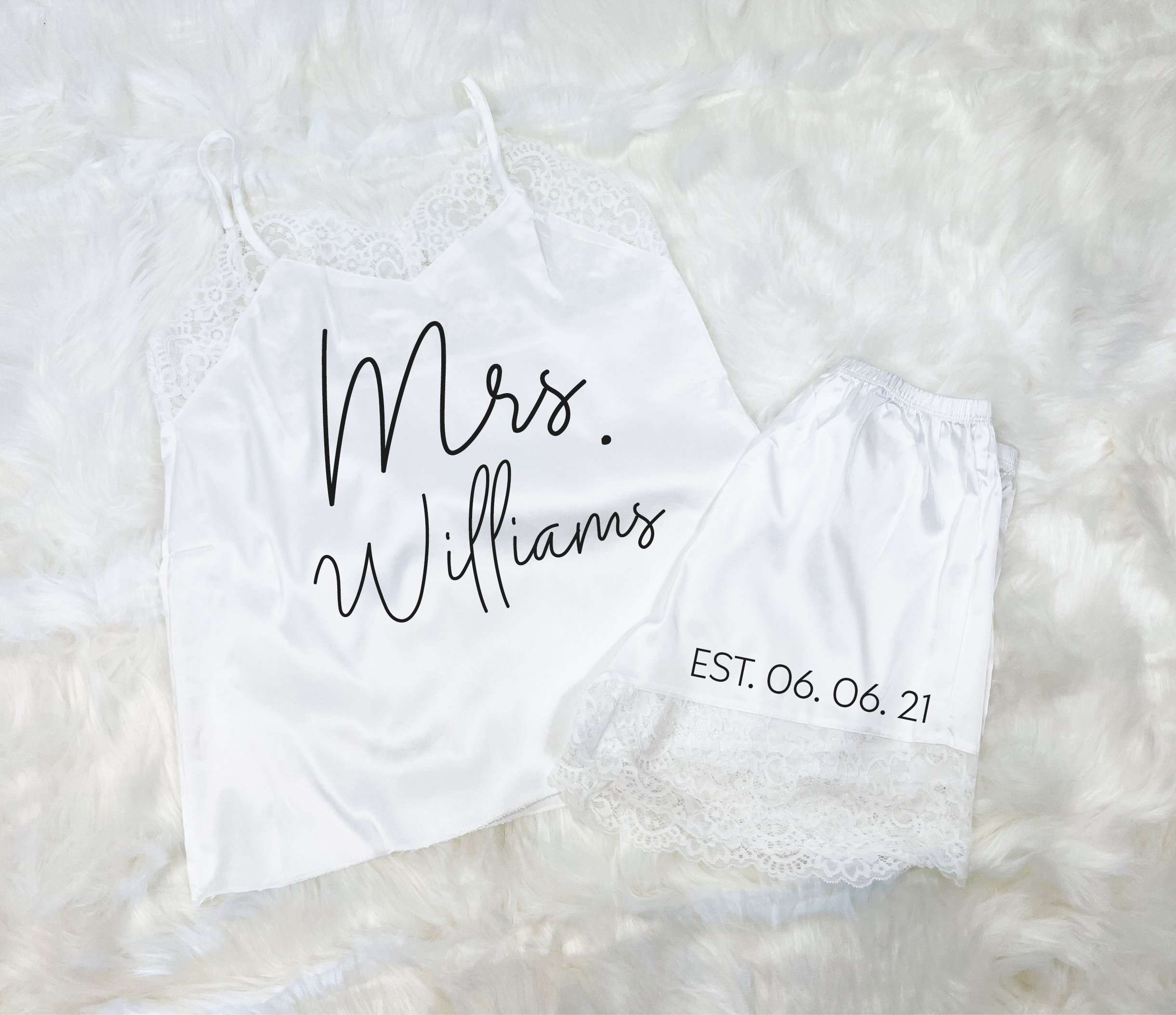 Personalised Lace Bridal Outfit, Lace Bride Pajamas, Bride Lacey Pjs, Honeymoon Outfit, Bride Gift, Mrs. Gift, Bridal Shower Gift Set, Bride Lingerie