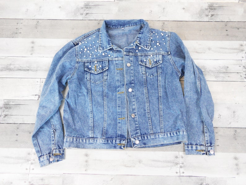 Mrs Pearl Jean Jacket, Bride Jean Jacket, Mrs Denim Jacket, Personalized Jean Jacket, Bride Jacket, Bridal gift, bridal jean jacket pearls image 6