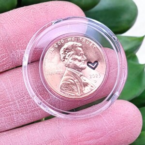 2025 Lincoln Penny – Commemorative Keepsake – Encapsulated Coin Display Gift – Desk Accessory for Men. Coin Collector Gift..