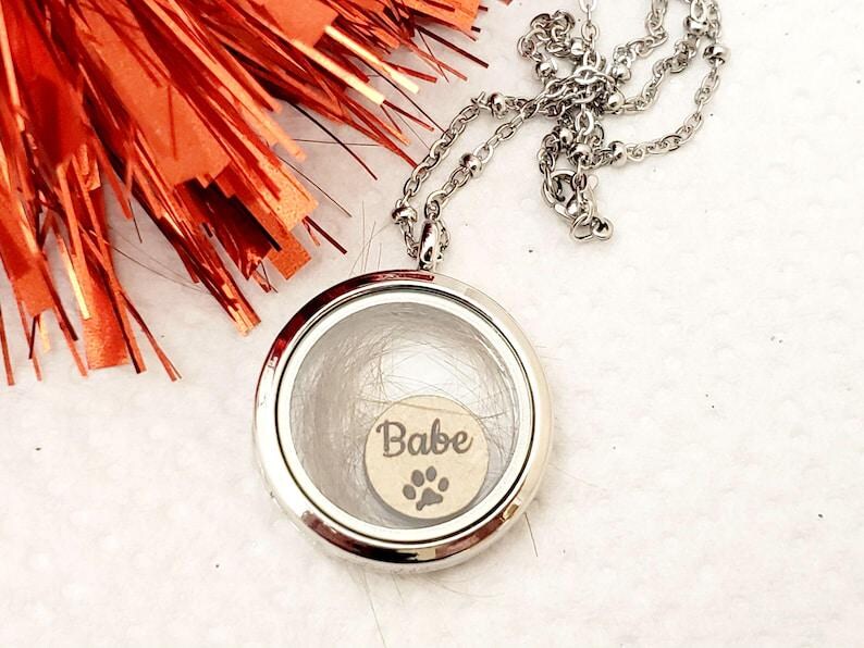 Personalized Pet Memorial Locket, Custom Fur Keepsake Necklace. Dog, cat, horse, rabbit 画像 4