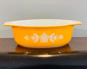 Casserole Dish Pyrex Butterfly Gold Vintage 1970s Mid-Century 1 1/2 Qt 043 Retro Glass Classic Pattern