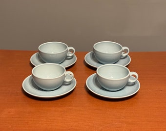 4 tasses à thé et 4 soucoupes Russel Wright iroquois décontracté bleu glacier des années 40, vintage des années 50, milieu du siècle, moderne, rétro, 8 pièces