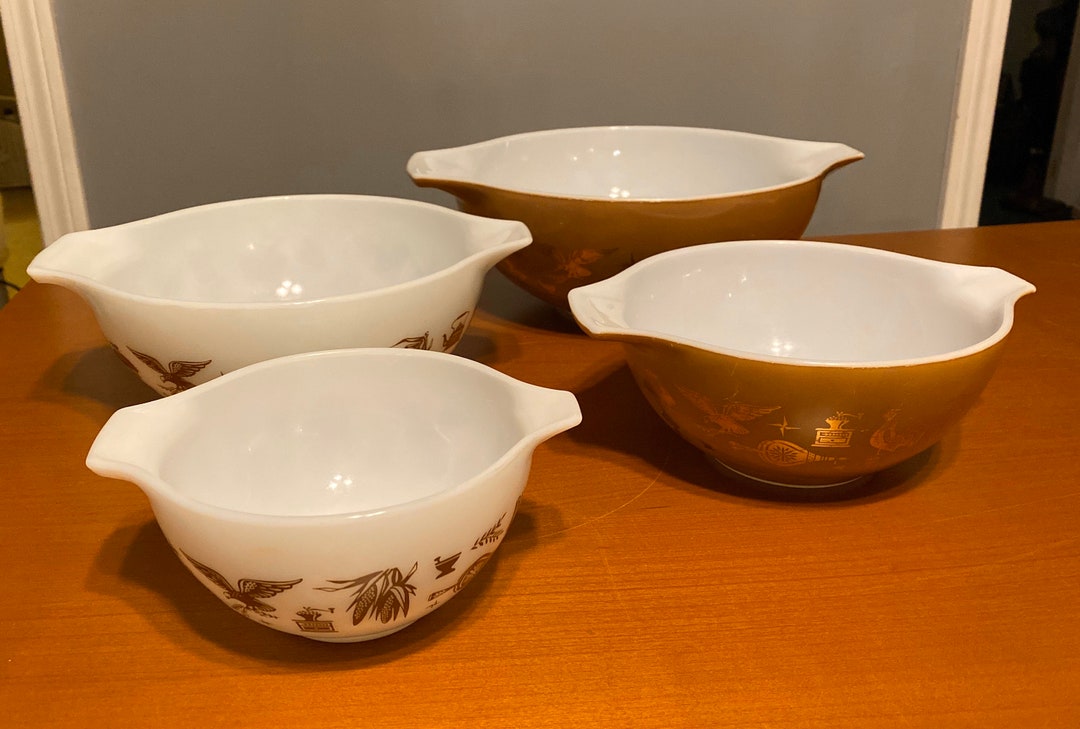 Pyrex Glass Mixing Bowls Brown & White Americana 1950s Vintage 1960s