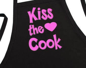 Black Kitchen Apron Kiss the Cook, Chef Aprons with Funny Sayings, Cooking Aprons With Pockets And An Adjustable Neck Strap