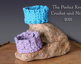 PDF Crochet Pattern File - Camel Back Cuffs - Yarn Versions (2 Styles in Pattern)