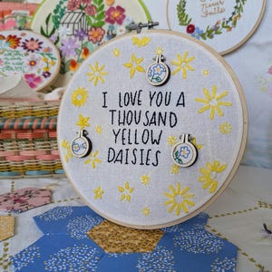 Mini Embroidery Hoop Needle Minder, Repurposed Embroidery, Magnetic Needle Keeper, Needle Nanny