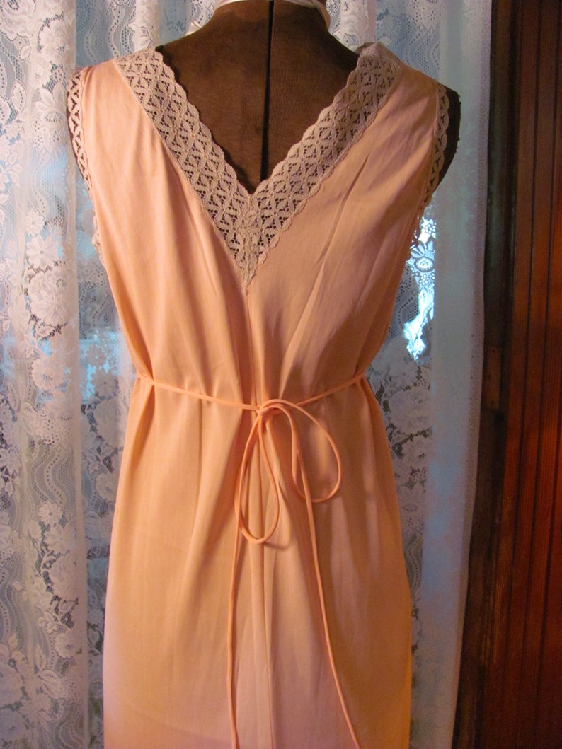 Vintage 70 S Vanity Fair Nightgown Peachypink Beige Lace Size 32 Fits Bust 36