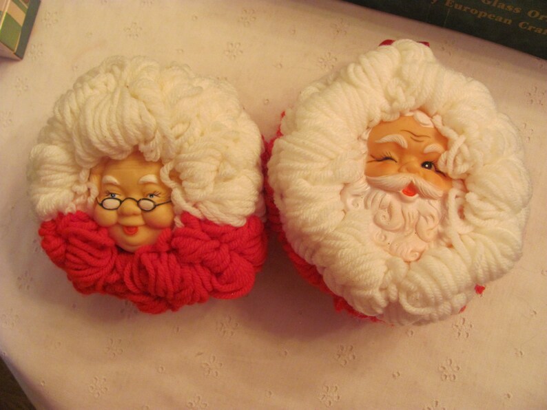 Hand Made Yarn Ball Santa /& Mrs Claus Face Christmas Ornaments