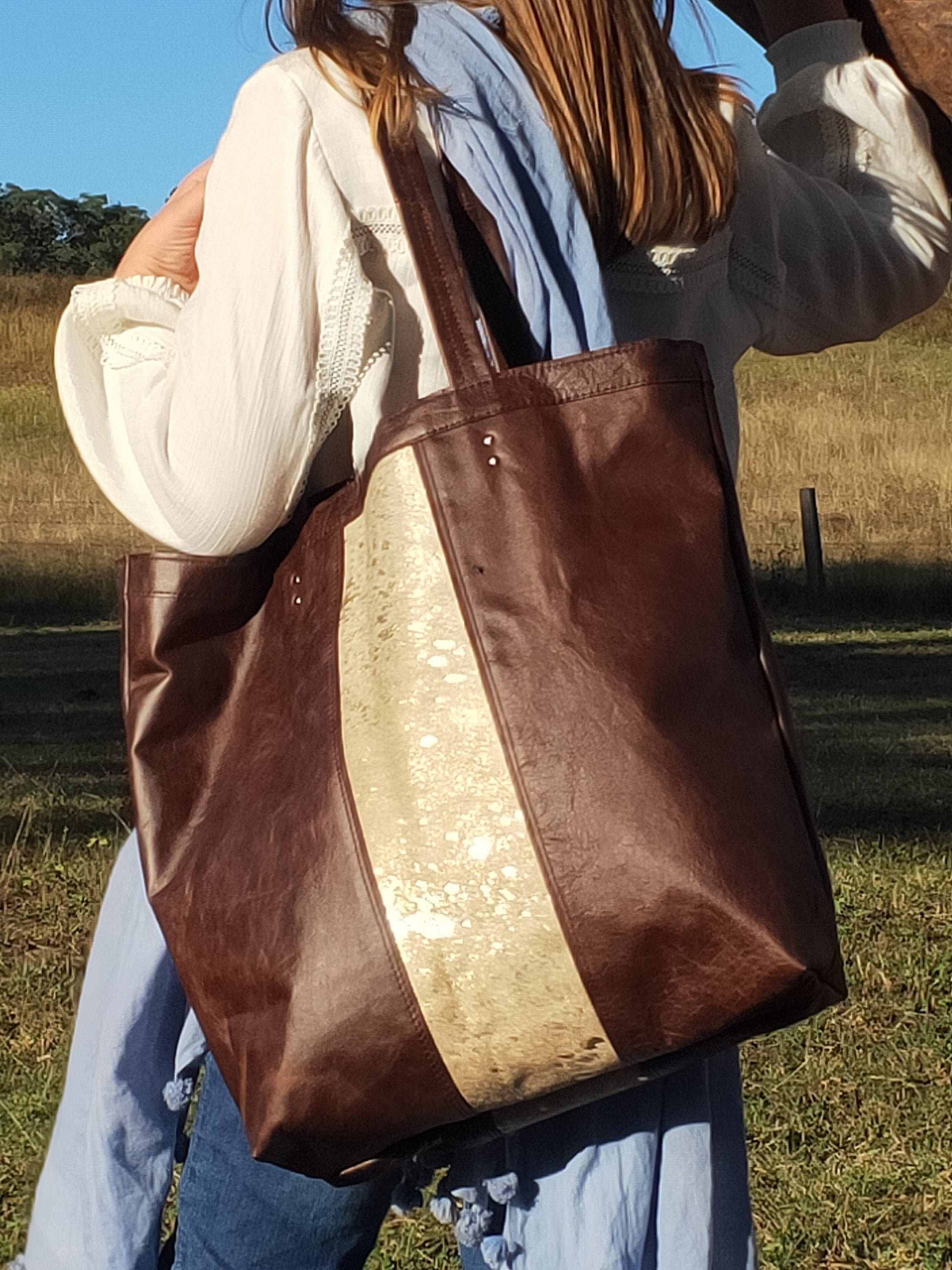 HIDE4350 Tote in Distressed Chocolate Leather & Featuring Gold 