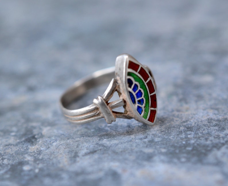 Silver /& enamel flower design ring Indian vintage green oval rainbow 925 India hindu red blue