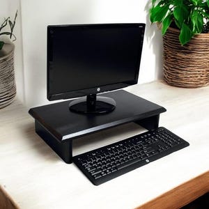 Support pour écran CIDS 24 po. Pin 3/4 po. Peinture noire brillante 24 x 12 x 4,75 TV Étagère en bois pour téléviseur, Meubles de bureau assemblés Neuf