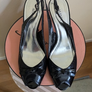 Vintage style peep toe slingbacks, black patent leather, Alfani, 8.5m
