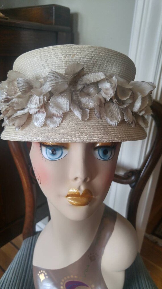 Vintage 1960s summer straw hat, off white, velvet 