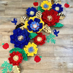 Snow White birthday decor paper flowers Snow White inspired flowers backdrop flowers girl room decor Disney princess party supplies sweet 16