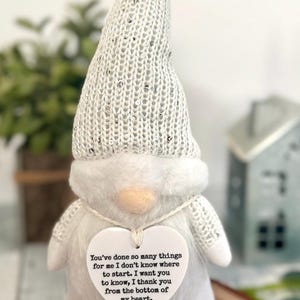 Regalo de gnomo de la amistad: gnomo de peluche blanco con corazón de acrílico, regalo para amigo, regalo de agradecimiento,